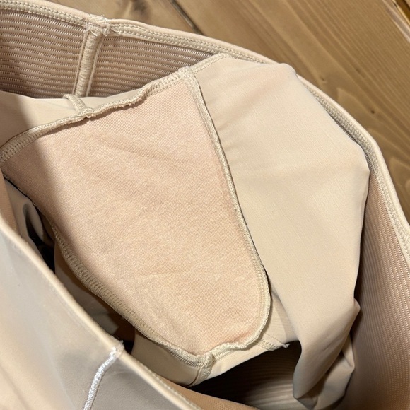 La Vie En Rose Nude Beige Shapewear Shorts Medium - Picture 5 of 5